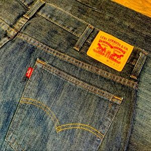 NWOT Levi’s 569 Denim Jeans